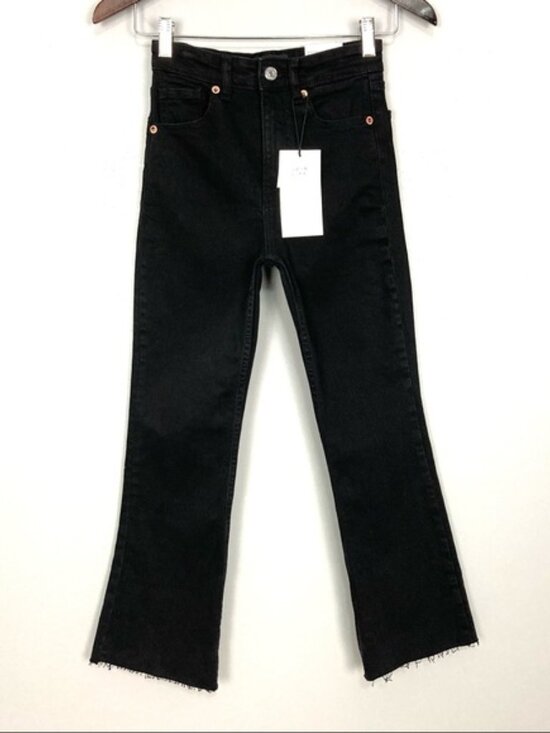 New Zara Cropped Flare Jeans High Rise Frayed Hem Black - Picture 2 of 9